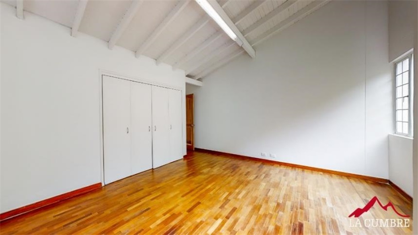 Casa de 5 alcobas en venta en Loma Del Indio, Medellín, 274 m² · foto 14 de 24