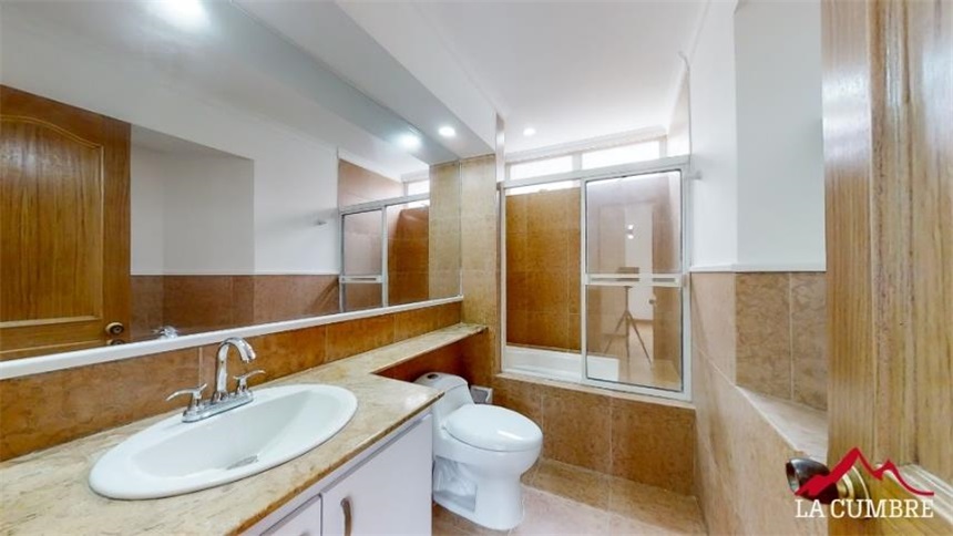 Casa de 5 alcobas en venta en Loma Del Indio, Medellín, 274 m² · foto 9 de 24