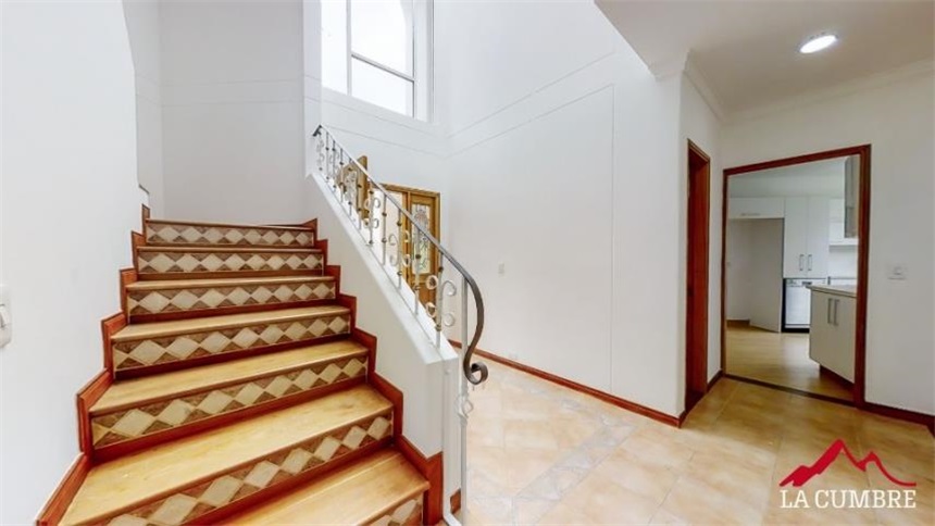 Casa de 5 alcobas en venta en Loma Del Indio, Medellín, 274 m² · foto 8 de 24