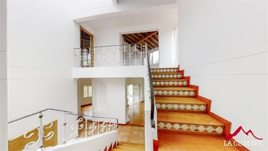 Casa de 5 alcobas en venta en Loma Del Indio, Medellín, 274 m² · foto 18 de 24