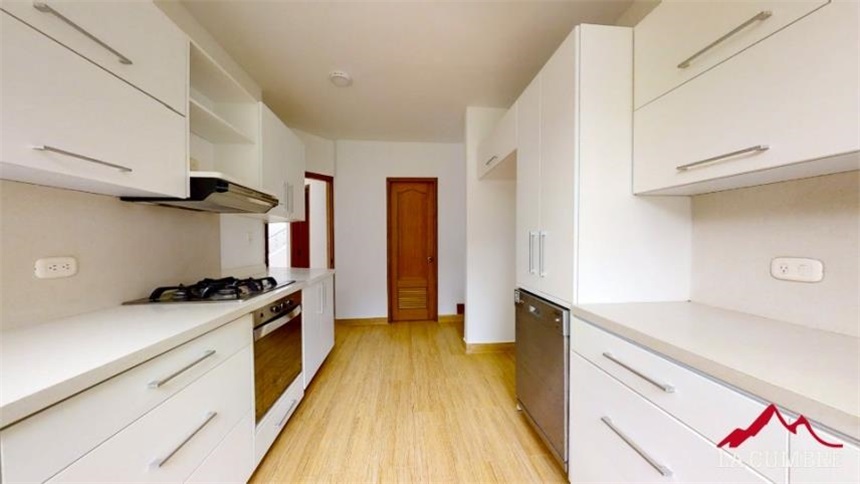 Casa de 5 alcobas en venta en Loma Del Indio, Medellín, 274 m² · foto 5 de 24