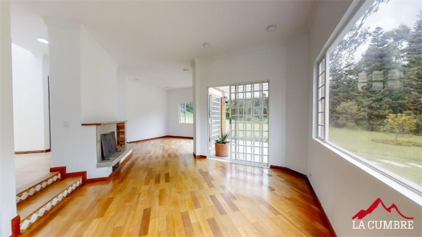 Casa de 5 alcobas en venta en Loma Del Indio, Medellín, 274 m² · foto 3 de 24