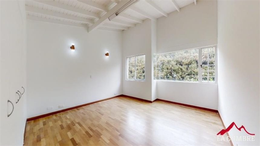 Casa de 5 alcobas en venta en Loma Del Indio, Medellín, 274 m² · foto 16 de 24