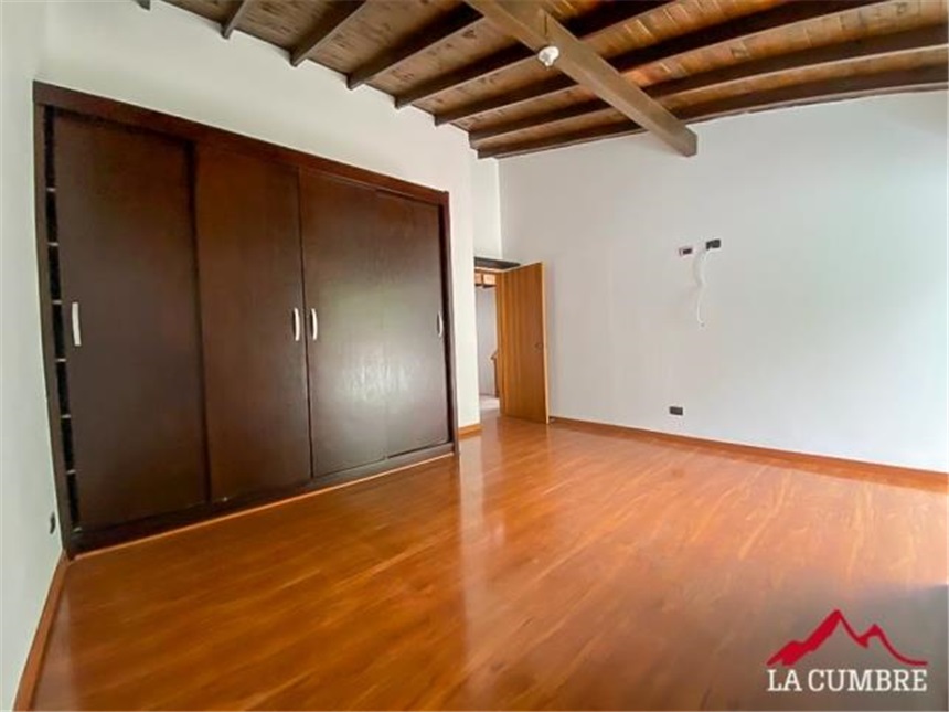 Casa de 4 alcobas en venta en El Poblado, Medellín, 390 m² · foto 13 de 24