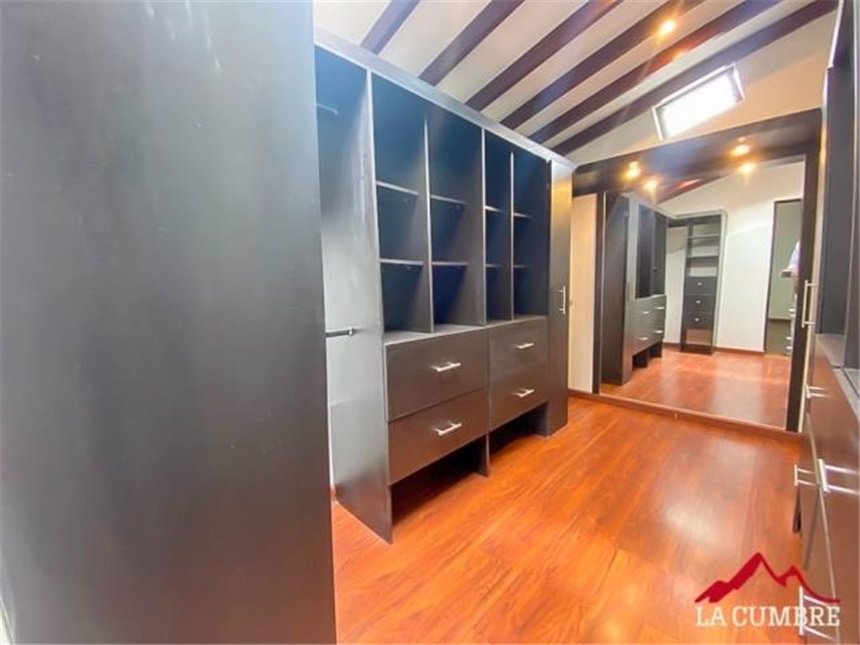 Casa de 4 alcobas en venta en El Poblado, Medellín, 390 m² · foto 22 de 24
