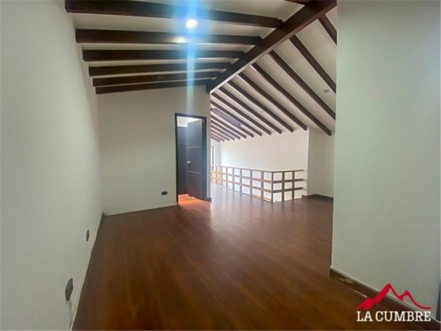 Casa de 4 alcobas en venta en El Poblado, Medellín, 390 m² · foto 23 de 24