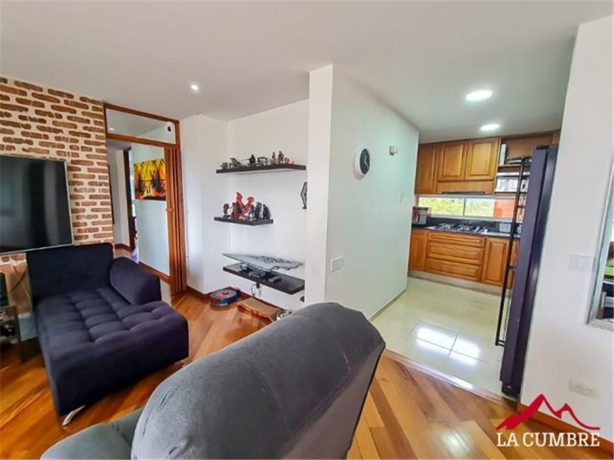 Apartamento en venta en El Poblado, Medellín · foto 2 de 14