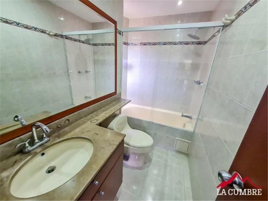 Apartamento en venta en El Poblado, Medellín · foto 13 de 14