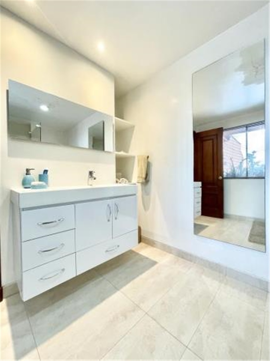 Apartamento en venta en Cerros De Niza, Bogotá · foto 16 de 22