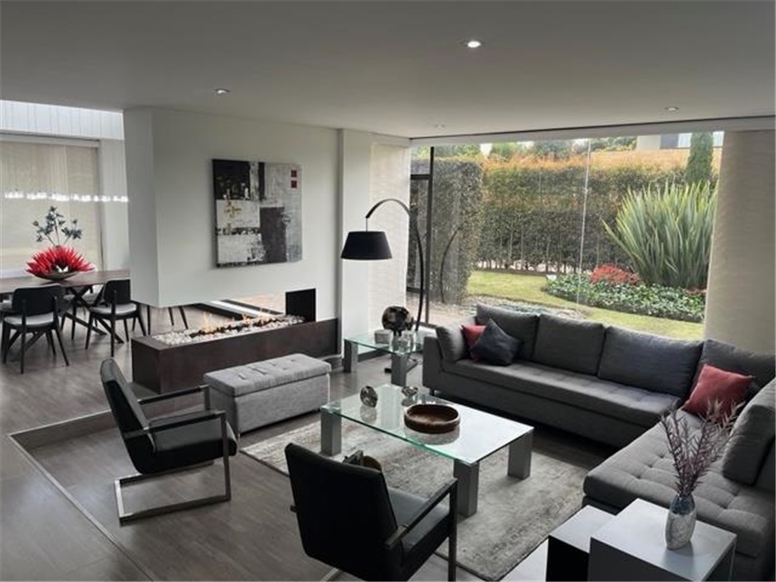Casa en venta en Guaymaral, Bogotá · foto 2 de 24