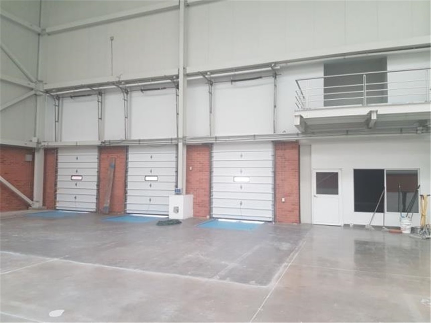 Bodega en Arriendo - Más