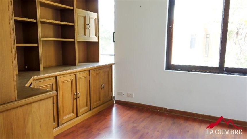 Casa de 3 alcobas en venta en Versalles No.2, Medellín, 400 m² · foto 8 de 22
