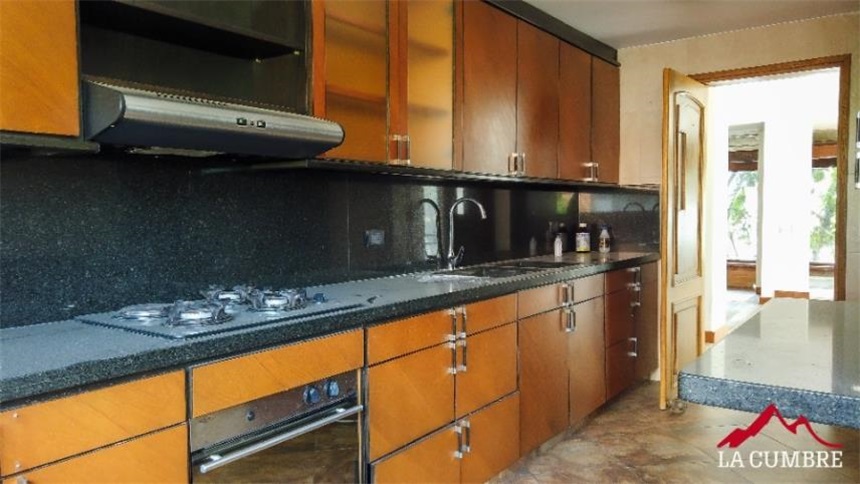 Casa de 3 alcobas en venta en Versalles No.2, Medellín, 400 m² · foto 4 de 22