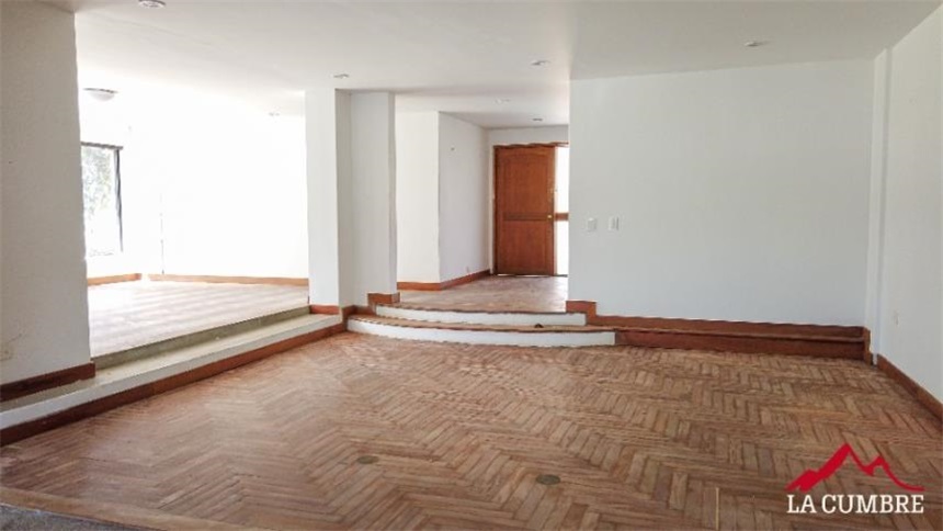 Casa de 3 alcobas en venta en Versalles No.2, Medellín, 400 m² · foto 3 de 22