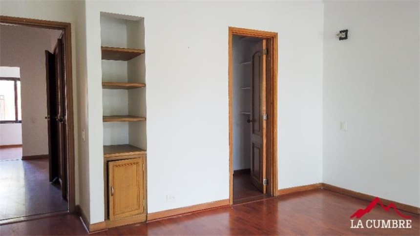 Casa de 3 alcobas en venta en Versalles No.2, Medellín, 400 m² · foto 10 de 22