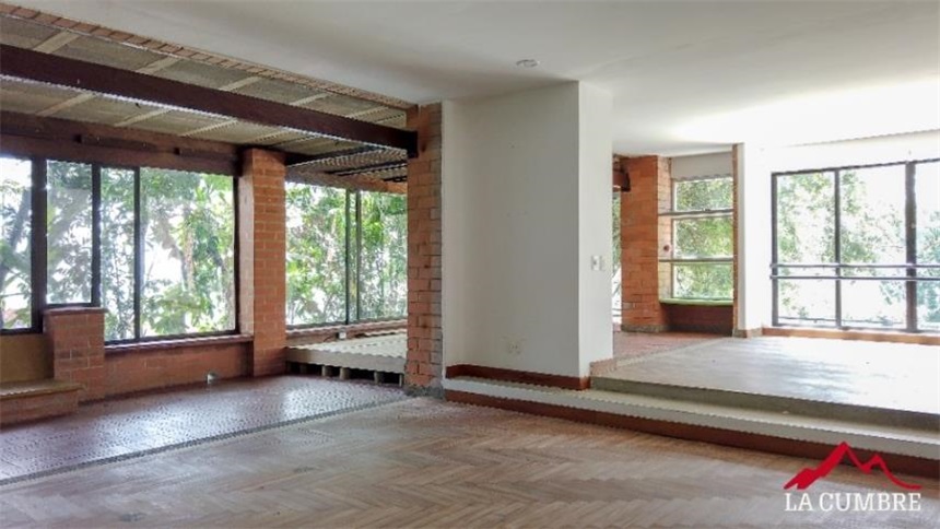 Casa de 3 alcobas en venta en Versalles No.2, Medellín, 400 m² · foto 2 de 22