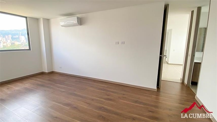 Apartamento de 3 alcobas en venta en El Castillo, Medellín, 134 m² · foto 14 de 18