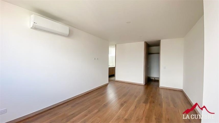 Apartamento de 3 alcobas en venta en El Castillo, Medellín, 134 m² · foto 15 de 18