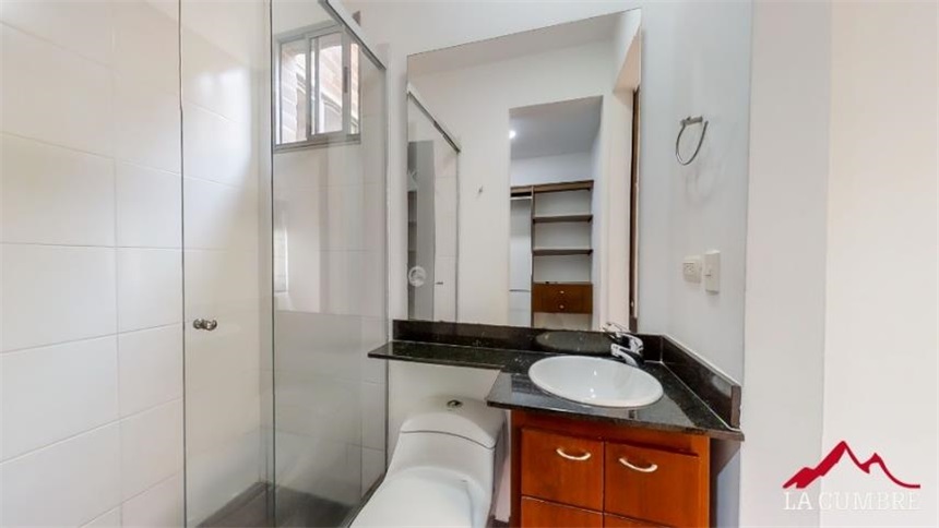Casa de 3 alcobas en venta en Loma Del Indio, Medellín, 225 m² · foto 20 de 23