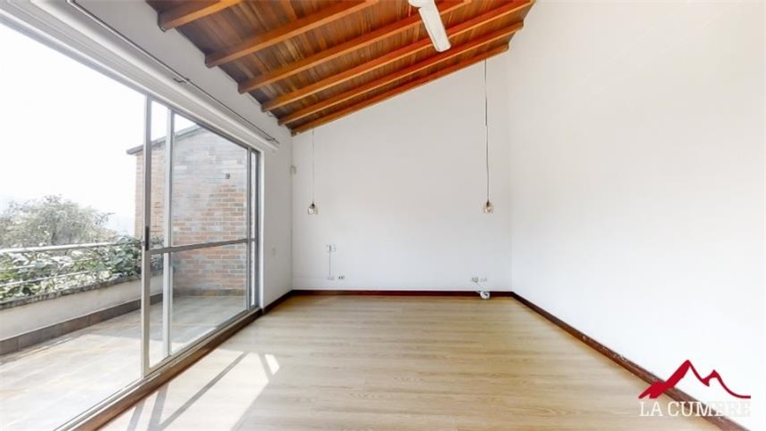 Casa de 3 alcobas en venta en Loma Del Indio, Medellín, 225 m² · foto 17 de 23