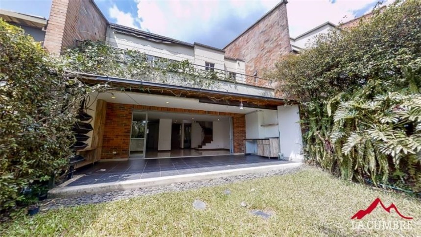 Casa de 3 alcobas en venta en Loma Del Indio, Medellín, 225 m² · foto 4 de 23