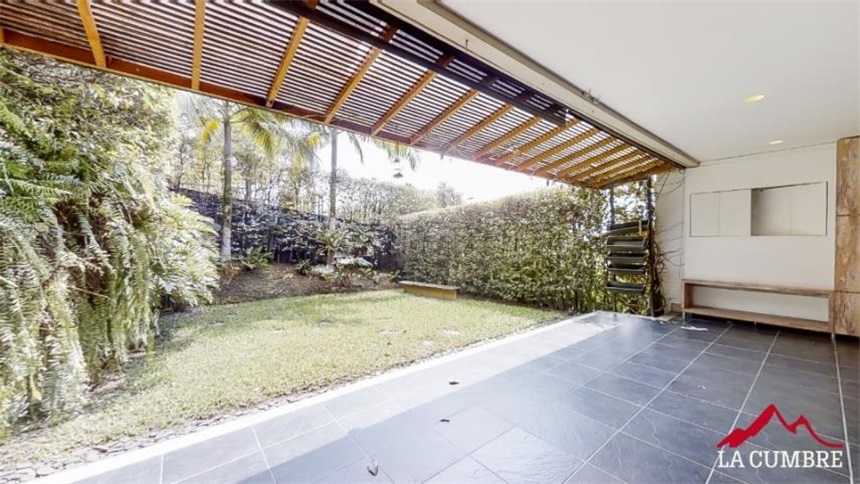 Casa de 3 alcobas en venta en Loma Del Indio, Medellín, 225 m² · foto 3 de 23