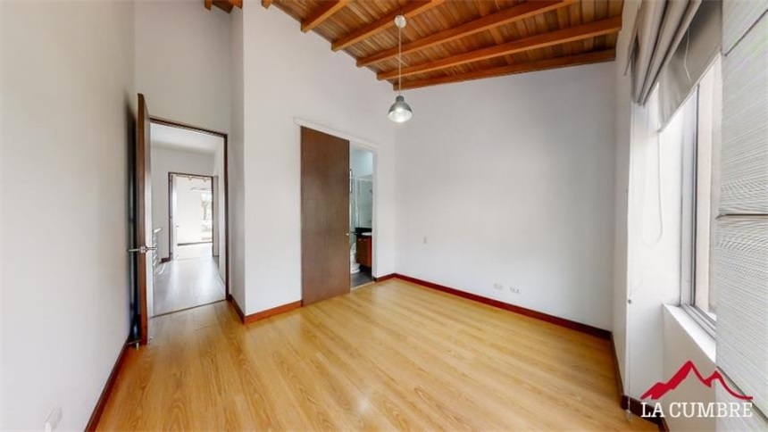 Casa de 3 alcobas en venta en Loma Del Indio, Medellín, 225 m² · foto 19 de 23