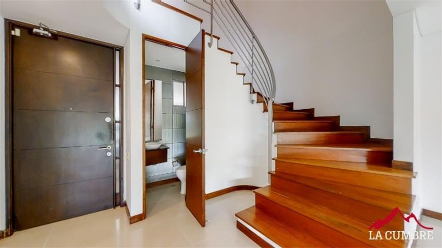 Casa de 3 alcobas en venta en Loma Del Indio, Medellín, 225 m² · foto 10 de 23