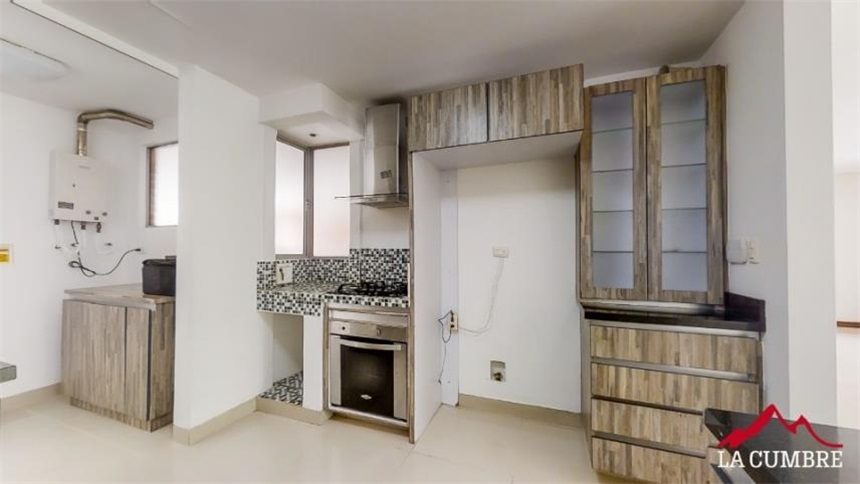 Casa de 3 alcobas en venta en Loma Del Indio, Medellín, 225 m² · foto 9 de 23