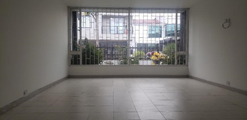 Casa en venta en Quirinal, Bogotá · foto 3 de 24