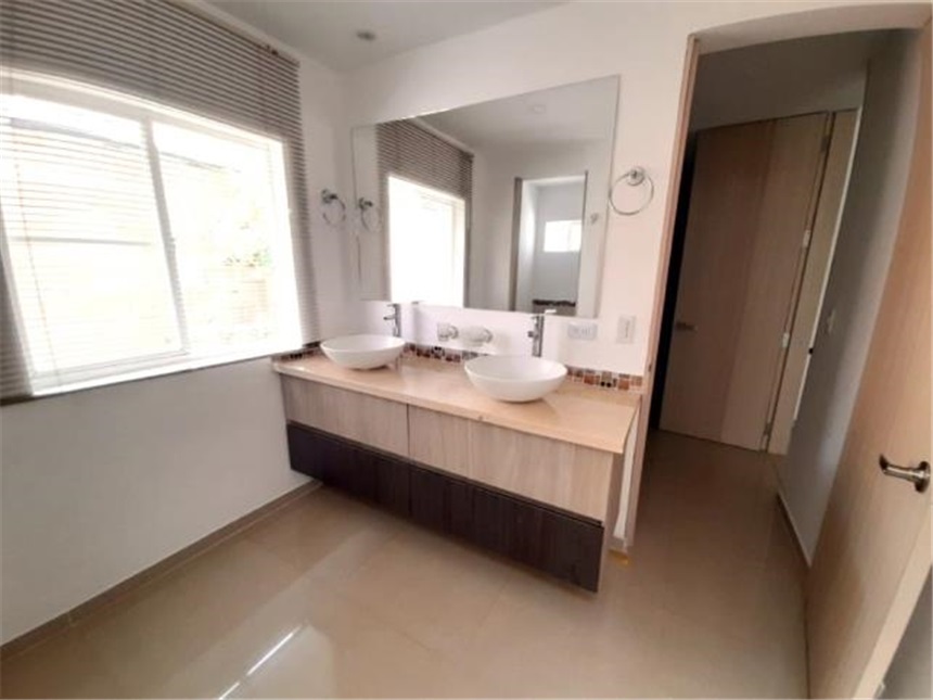 Casa de 3 alcobas en venta en El Castillo, Jamundí, 200 m² · foto 9 de 16