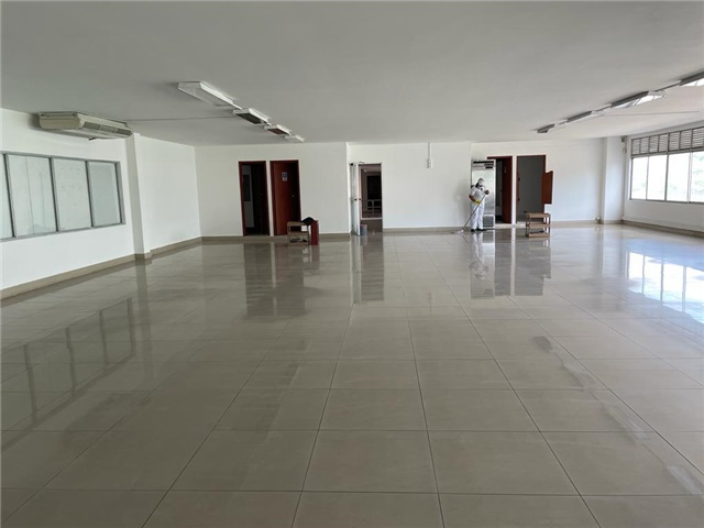 Local en Arriendo - Vista 2