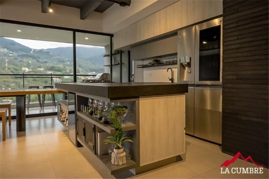 Apartamento de 2 alcobas en venta en Loma De Las Brujas, Envigado, 189 m² · foto 8 de 11