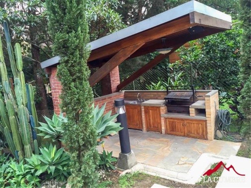 Casa de 3 alcobas en venta en Las Palmas, Medellín, 310 m² · foto 13 de 15