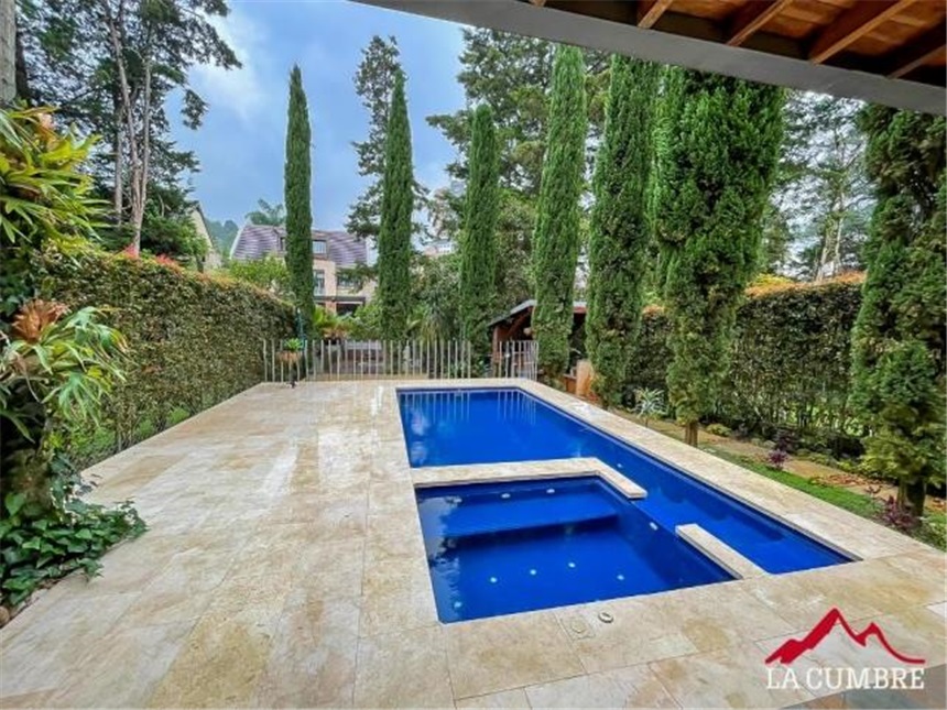 Casa de 3 alcobas en venta en Las Palmas, Medellín, 310 m² · foto 14 de 15