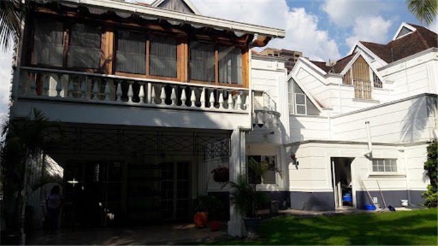 Casa de 3 alcobas en venta en Los Naranjos, Medellín, 450 m² · foto 3 de 19