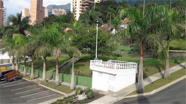 Casa de 3 alcobas en venta en Los Naranjos, Medellín, 450 m² · foto 14 de 19