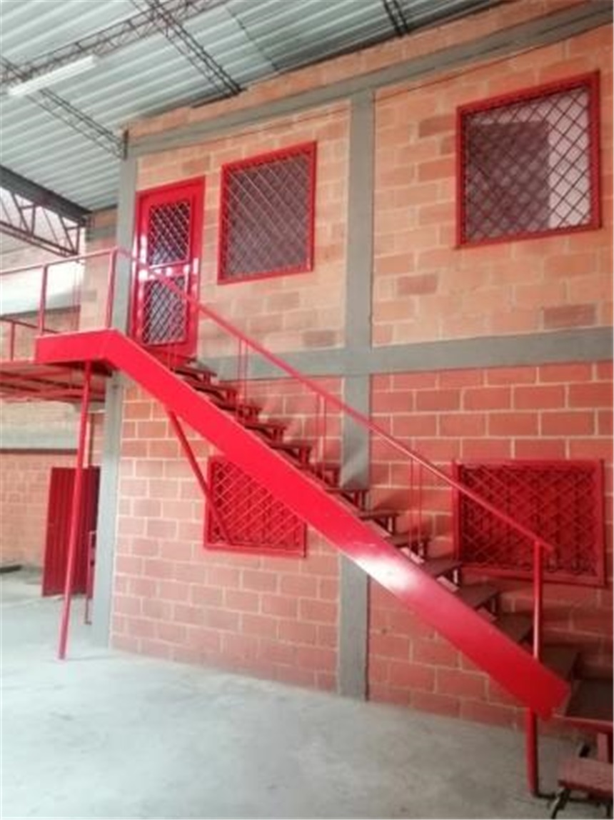 Bodega en venta en San Rafael, Bucaramanga, 550 m² · foto 2 de 10