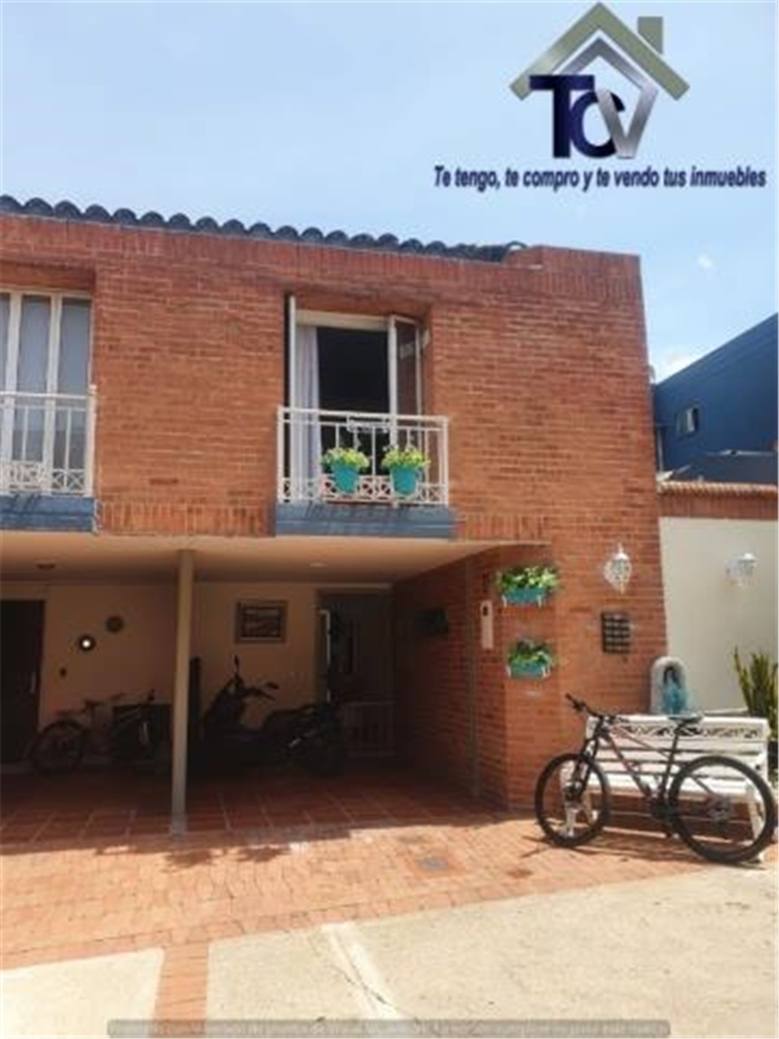 Casa de 3 alcobas en venta en Versalles, Bucaramanga, 200 m² · foto 2 de 24