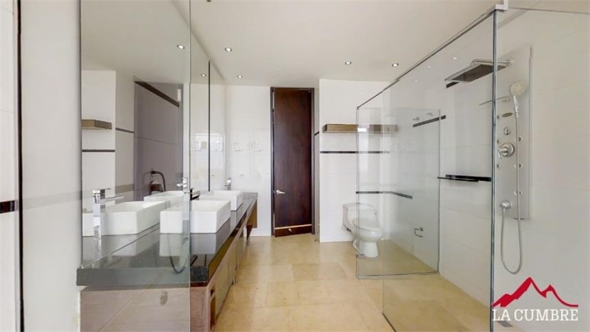 Apartamento de 4 alcobas en arriendo en Castropol, Medellín, 389 m² · foto 23 de 24