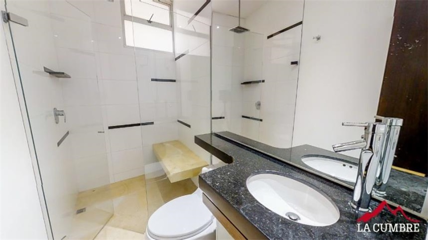 Apartamento de 4 alcobas en arriendo en Castropol, Medellín, 389 m² · foto 17 de 24