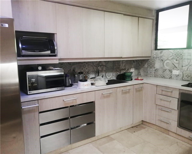 Casa de 5 alcobas en venta en El Tesoro, Medellín, 270 m² · foto 5 de 14