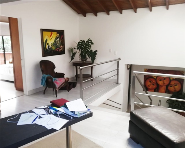Casa de 5 alcobas en venta en El Tesoro, Medellín, 270 m² · foto 7 de 14