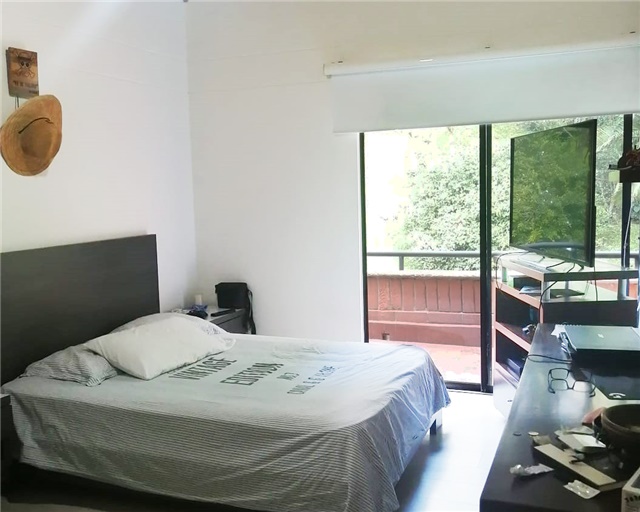 Casa de 5 alcobas en venta en El Tesoro, Medellín, 270 m² · foto 11 de 14