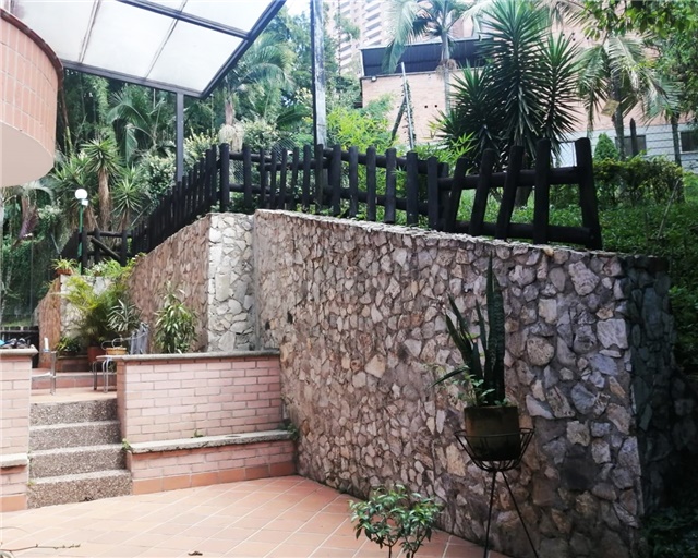 Casa de 5 alcobas en venta en El Tesoro, Medellín, 270 m² · foto 14 de 14