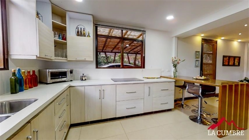 Casa de 5 alcobas en venta en Poblado Del Sur, La Estrella, 299 m² · foto 9 de 24