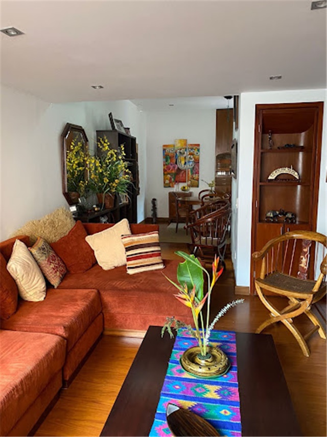Casa en venta en El Contador, Bogotá · foto 2 de 19