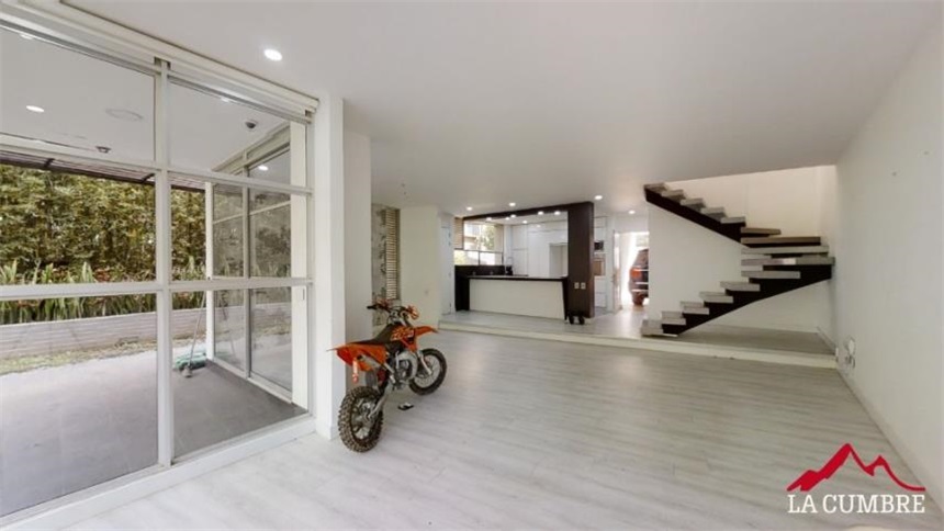 Casa en arriendo en El Poblado, Medellín · foto 2 de 14