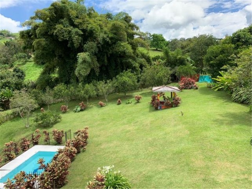 Finca en arriendo en La Cabaña, Manizales, 2200 m² · foto 9 de 24