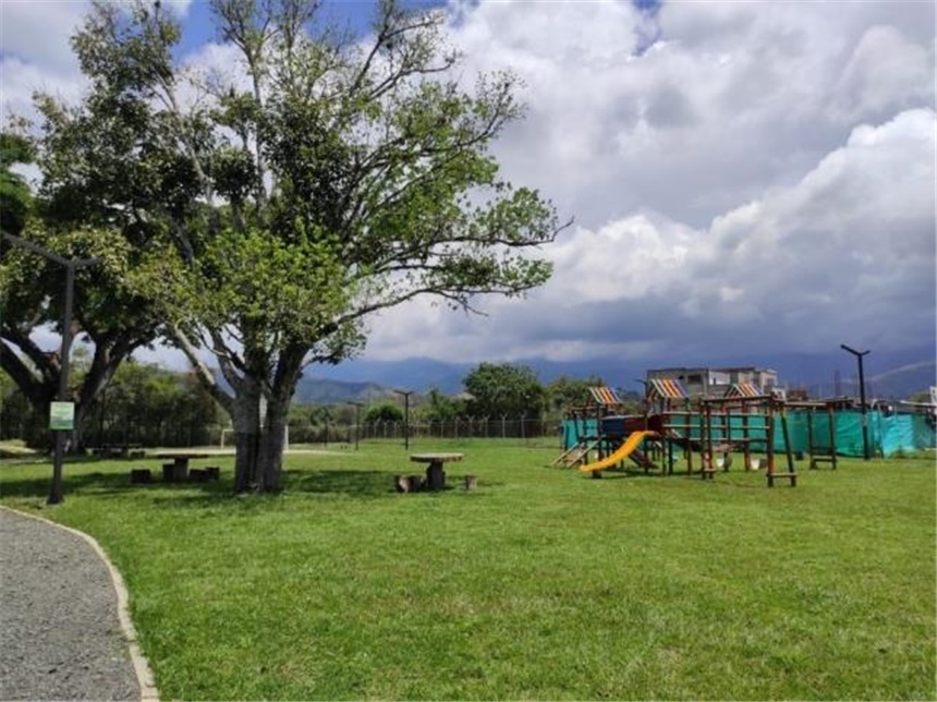 Casa de 4 alcobas en venta en Potrerito, Jamundí, 280 m² · foto 17 de 24